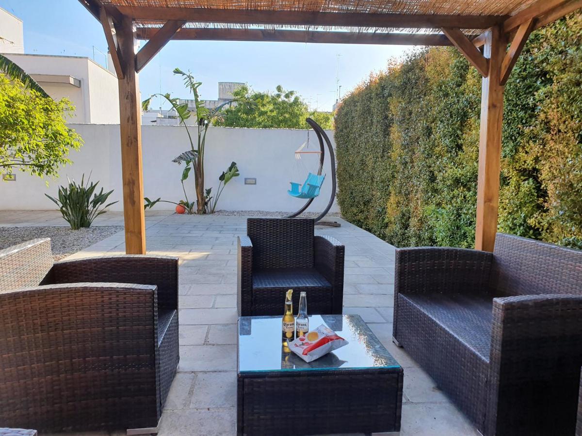 Il Giardino Di Flora Con Piscina Hotel Lecce Luaran gambar