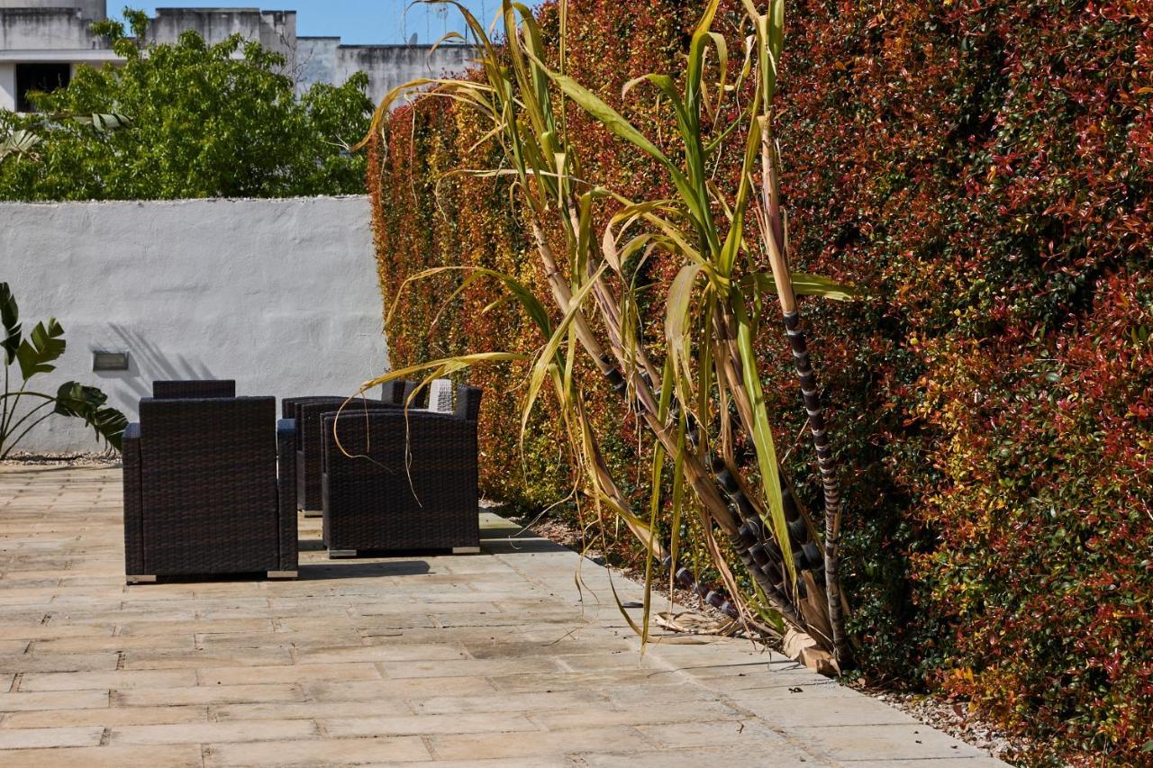Il Giardino Di Flora Con Piscina Hotel Lecce Luaran gambar