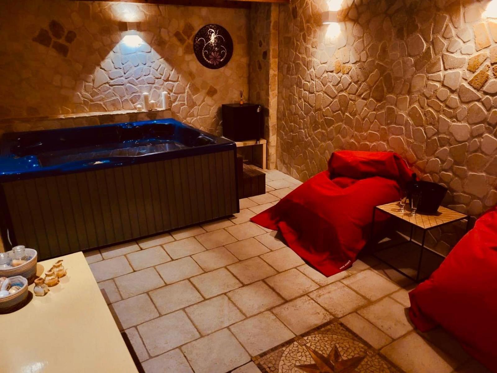 Il Giardino Di Flora Con Piscina Hotel Lecce Luaran gambar