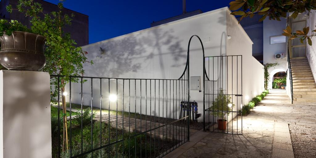Il Giardino Di Flora Con Piscina Hotel Lecce Luaran gambar